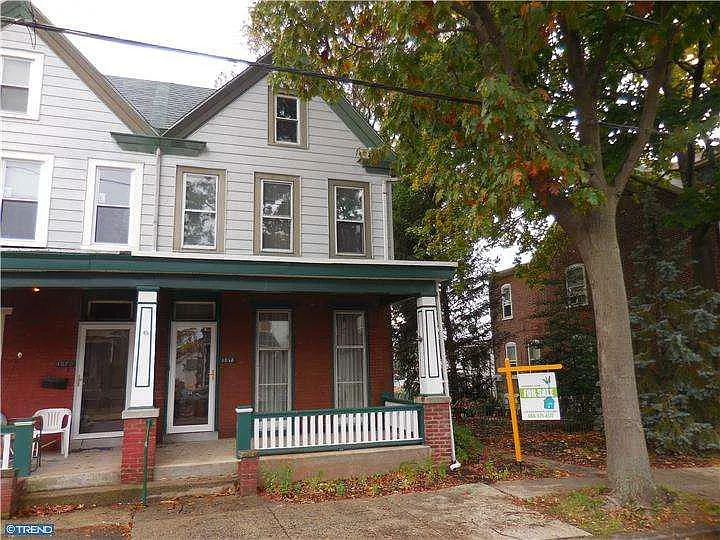 1018 Queen St photo 1