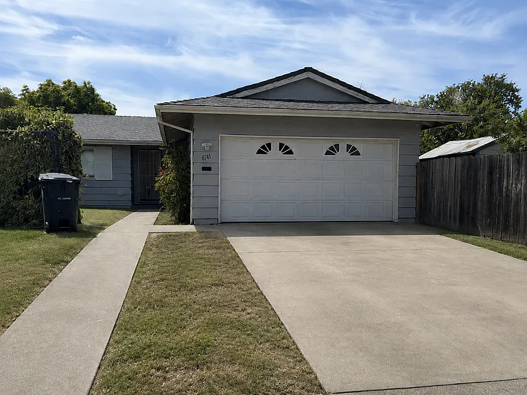 6741 Cherrywood Cir — Photo 1