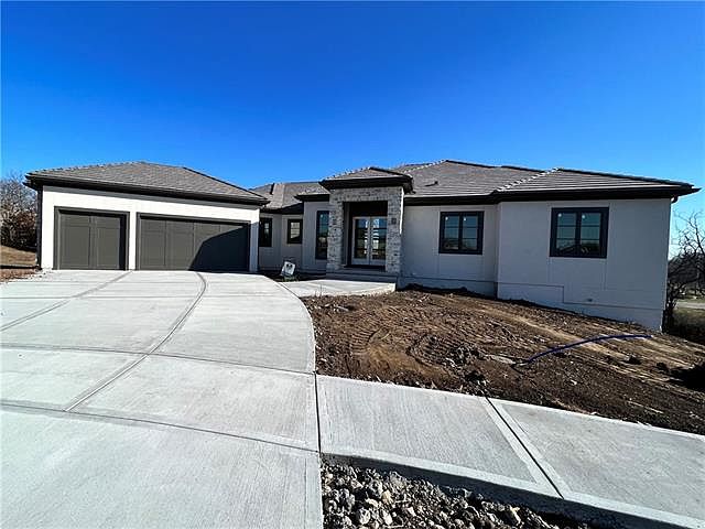 1st image of 15031 Canterbury Ct