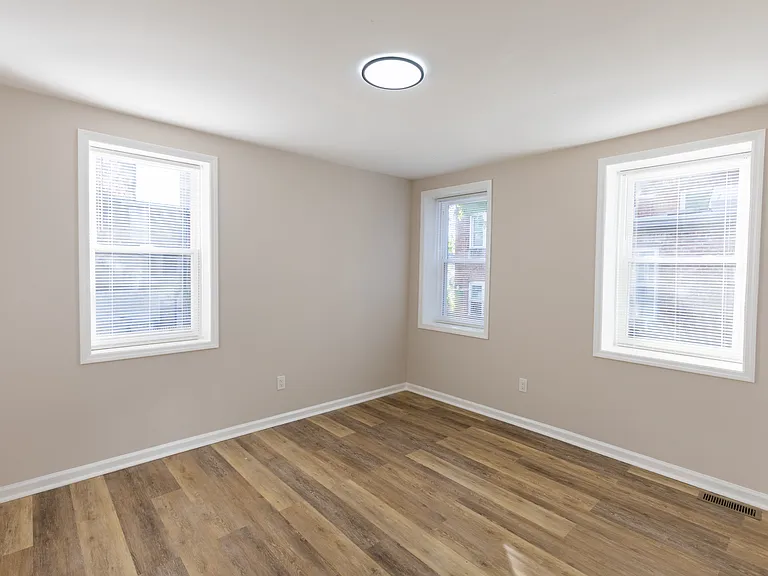 231 Jackson St — Photo 19
