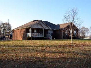 5735 Sandhill Rd, Irvine, KY 40336