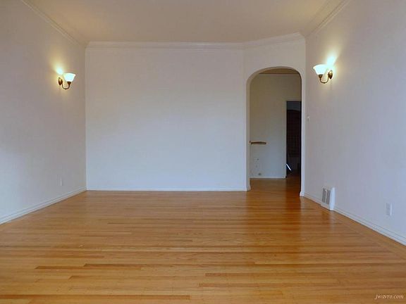 4th image of 5050 Fulton St APT 105