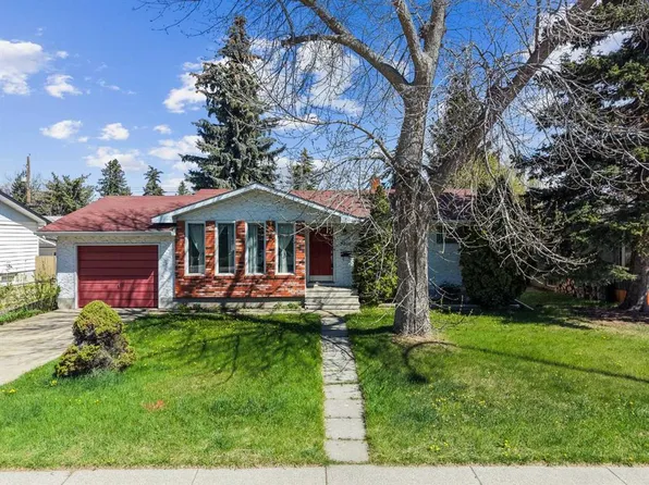 5220 S Grove Hill Rd SW, Calgary, AB T3E 4G6