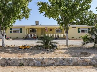 33090 Longview Rd, Pearblossom, CA 93553