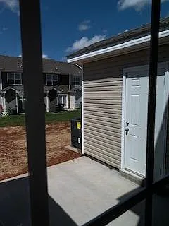 186 Alexander Blvd — Photo 2