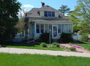 115 Mill St E, Cannon Falls, MN 55009
