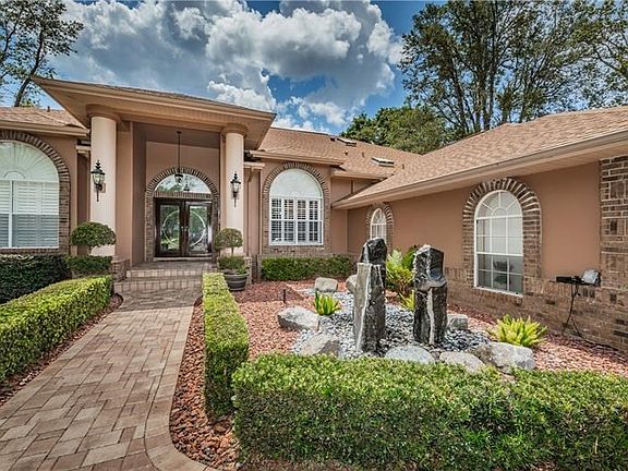 RESORT STYLE FOUNTAIN