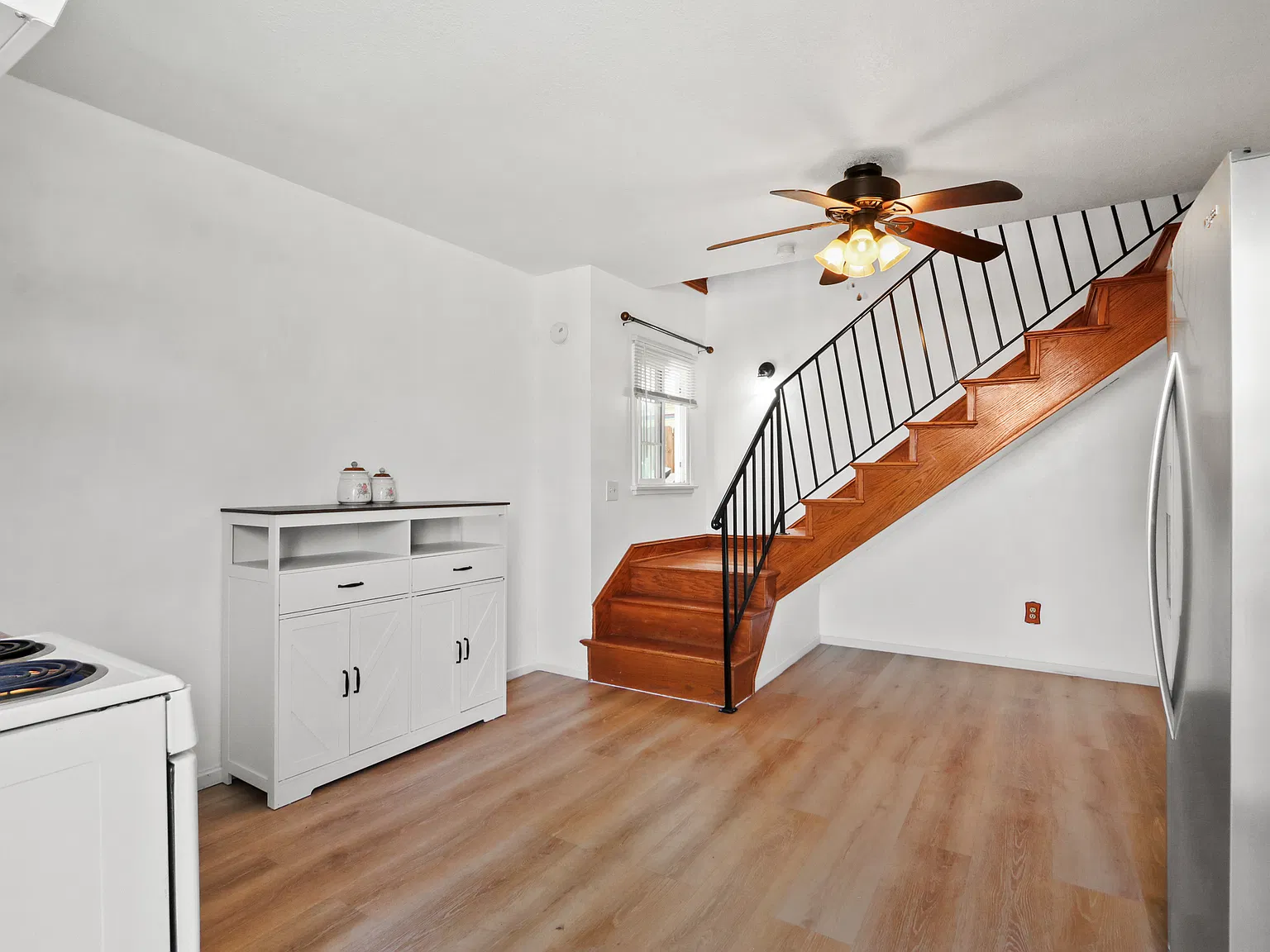 5 bed, 700 sqft, $1,595 — Photo 3