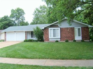 11617 Chieftain Dr, Saint Louis, MO 63146