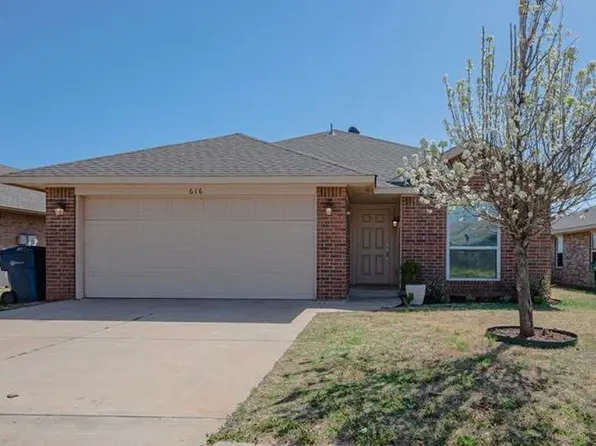 616 Rosemoor Ct, Yukon, OK 73099
