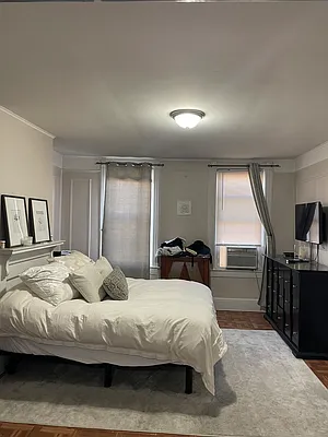 Rented by Argy Realty Inc | media 16