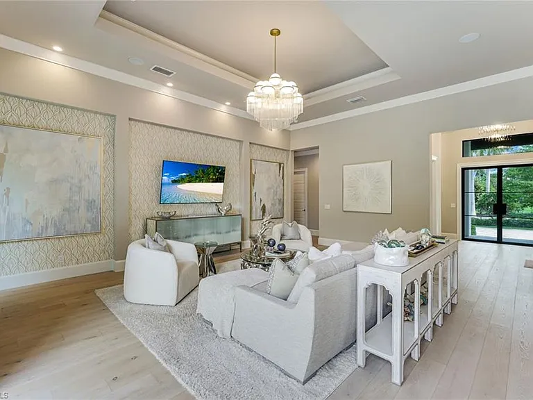 760 Park Shore Dr — Photo 5