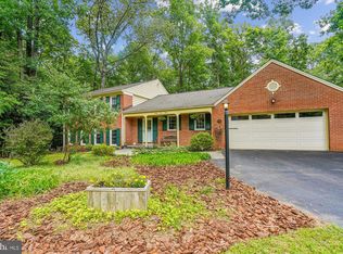 2415 Sweetbay Ln, Reston, VA 20191