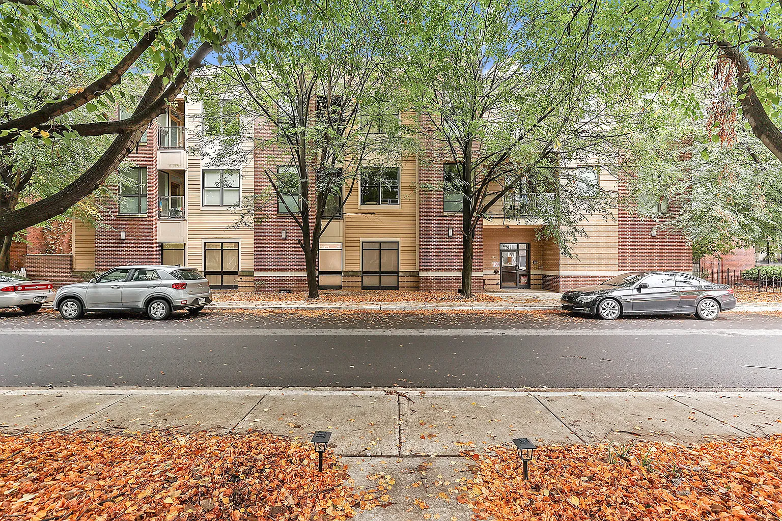 233 E Saint Joseph St Unit 3C photo 1