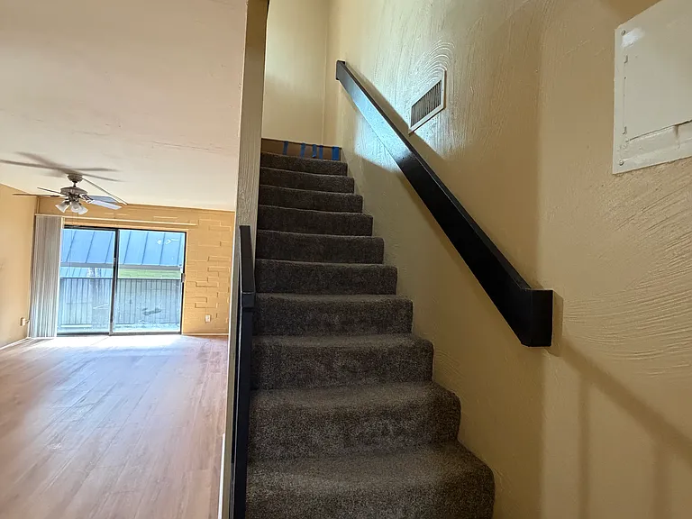 931 N Euclid Ave #216 — Photo 19