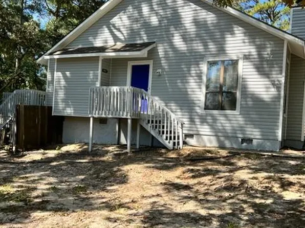 847 Danish Dr, Fayetteville, NC 28303