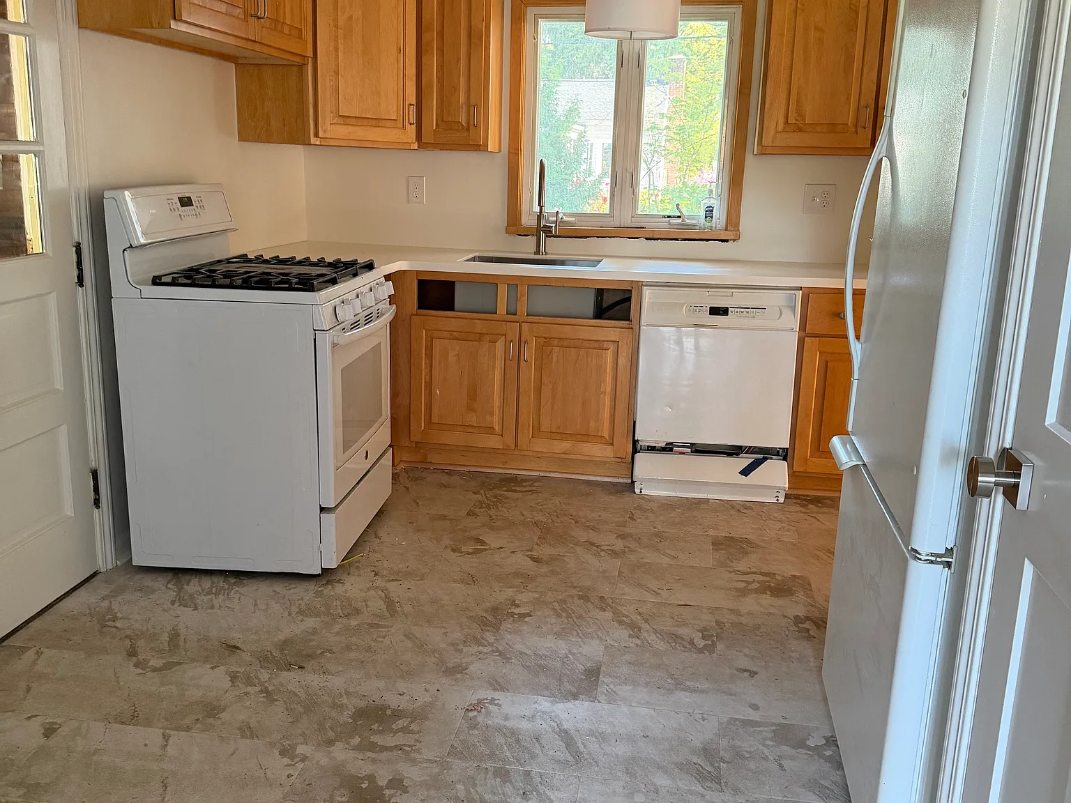 3 bed, 1447 sqft, $3,200 — Photo 3