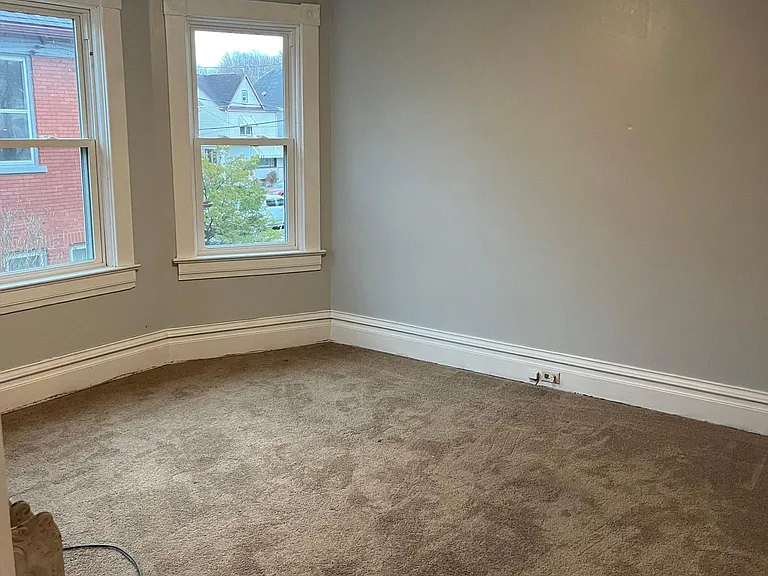 705 N 2nd St — Photo 10