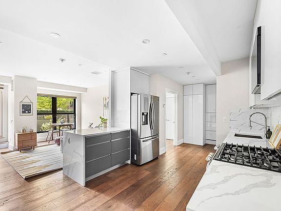 2nd image of 850 Putnam Ave #1A