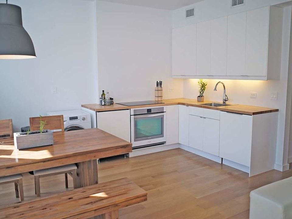 1st image of 15 Brevoort Pl #2