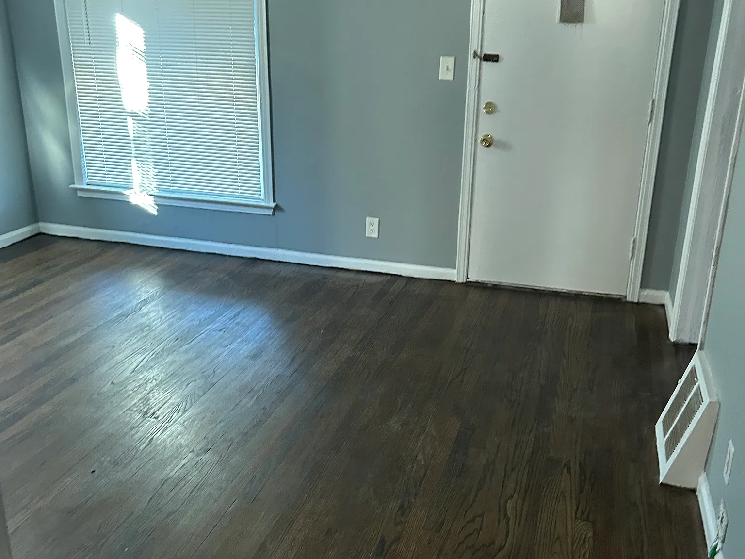 2 bed, 780 sqft, $1,300 — Photo 2