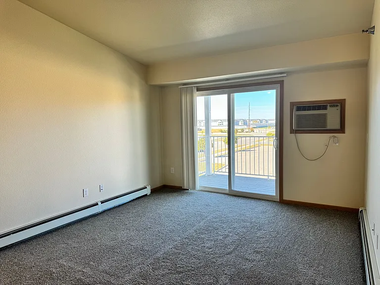 West Lake III Apartments — Photo 15