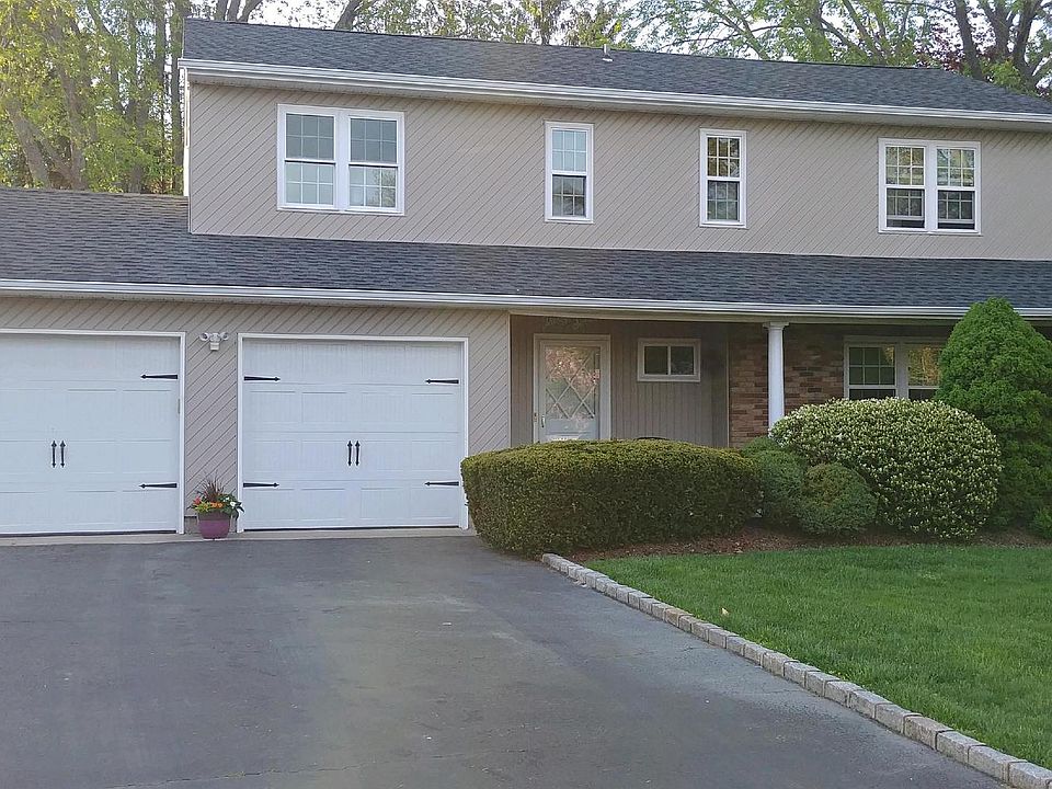 1st image of 37 Sandy Hollow Dr