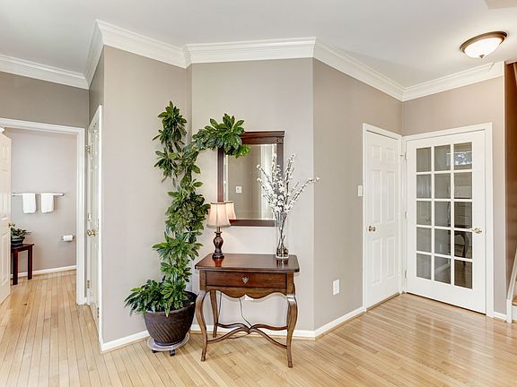 5th image of 265 Cherry Ln