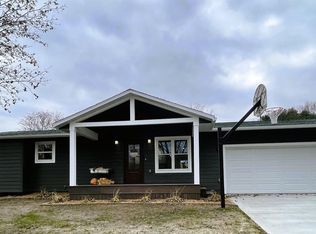 713 Rural Ave, Decorah, IA 52101
