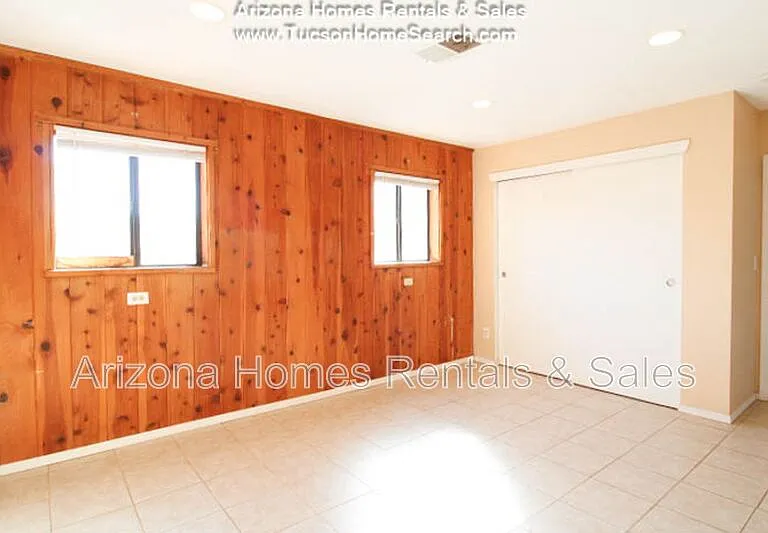 801 E Halcyon Rd — Photo 8