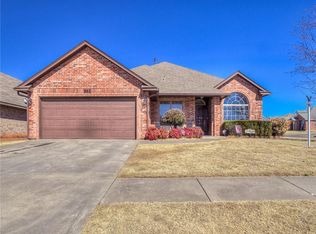 947 Black Jack Ln, Moore, OK 73160