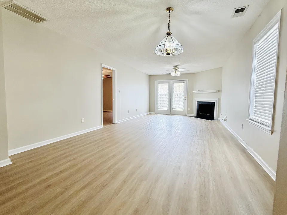 133 Heritage Village Ln