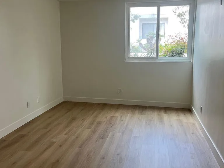 33 Driftwood St — Photo 20