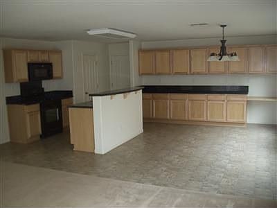 3rd image of 1608 Chateau Dr