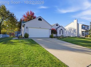 154 Rockway Dr, Linden, MI 48451