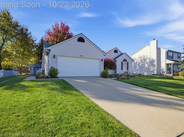 154 Rockway Dr, Linden, MI 48451