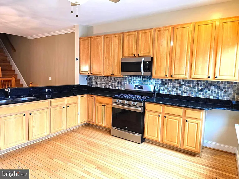 704 S Bond St — Photo 14