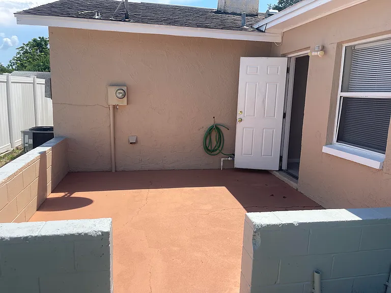 5633 Auld Ln — Photo 32