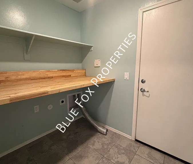 98 E Manor View Rd — Photo 16