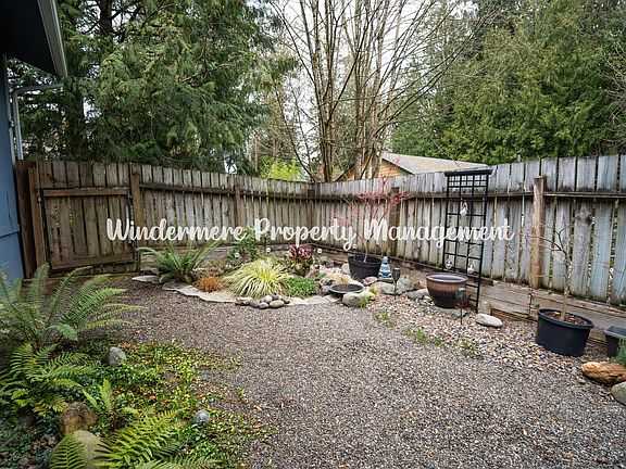 5th image of 26277 Edgewater Pl NW