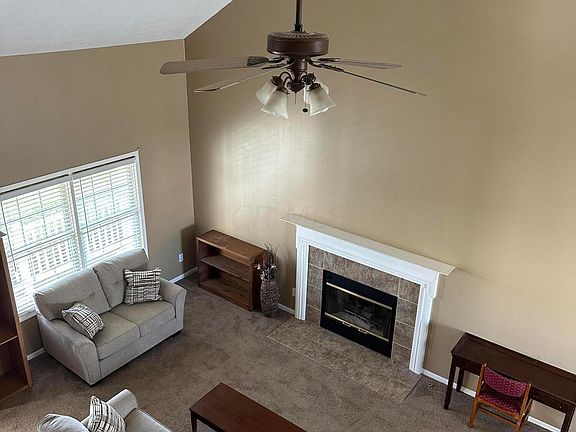3rd image of 1471 E Quail Run Dr