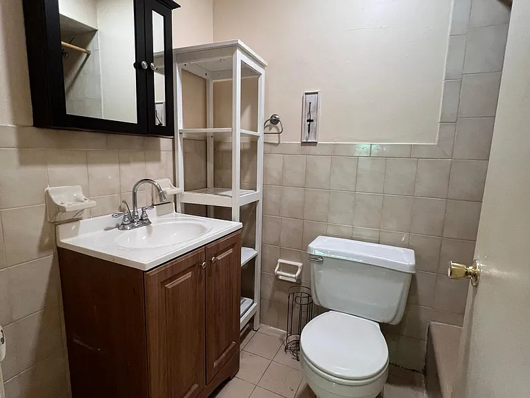 52 Yale Ave #2 — Photo 16