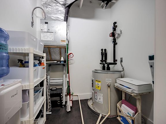 4th image of 707 Georgia Ave #503