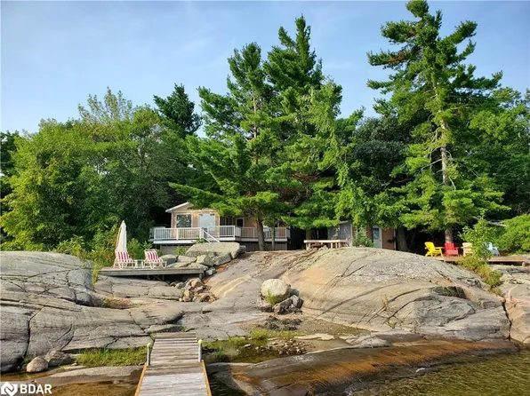 540 48th Is, Georgian Bay, ON P0E 1E0