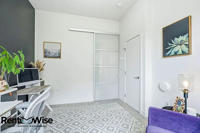 594 Hudson Ave — Photo 14