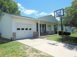 1057 Magnolia Ct, Troy, MO 63379