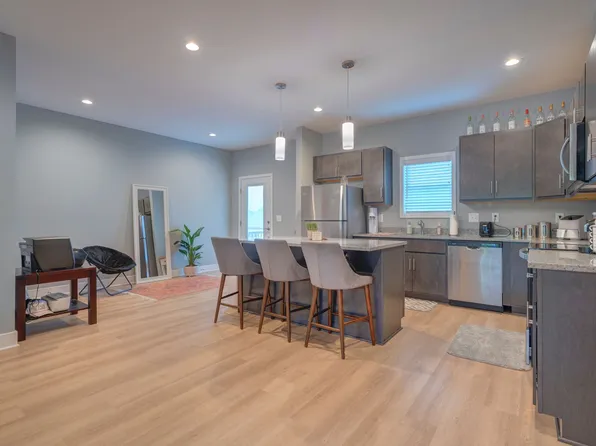 1741 Staniel Dr, Blacksburg, VA 24060