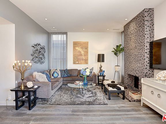 3rd image of 935 Westbourne Dr APT 201