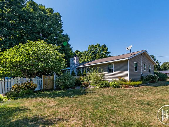 2nd image of 6260 Woodcliff St