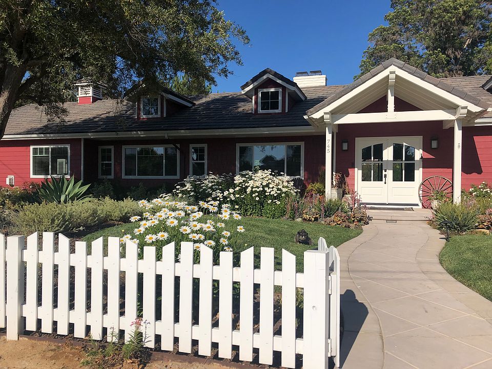 1st image of 745 Camino Las Conchas